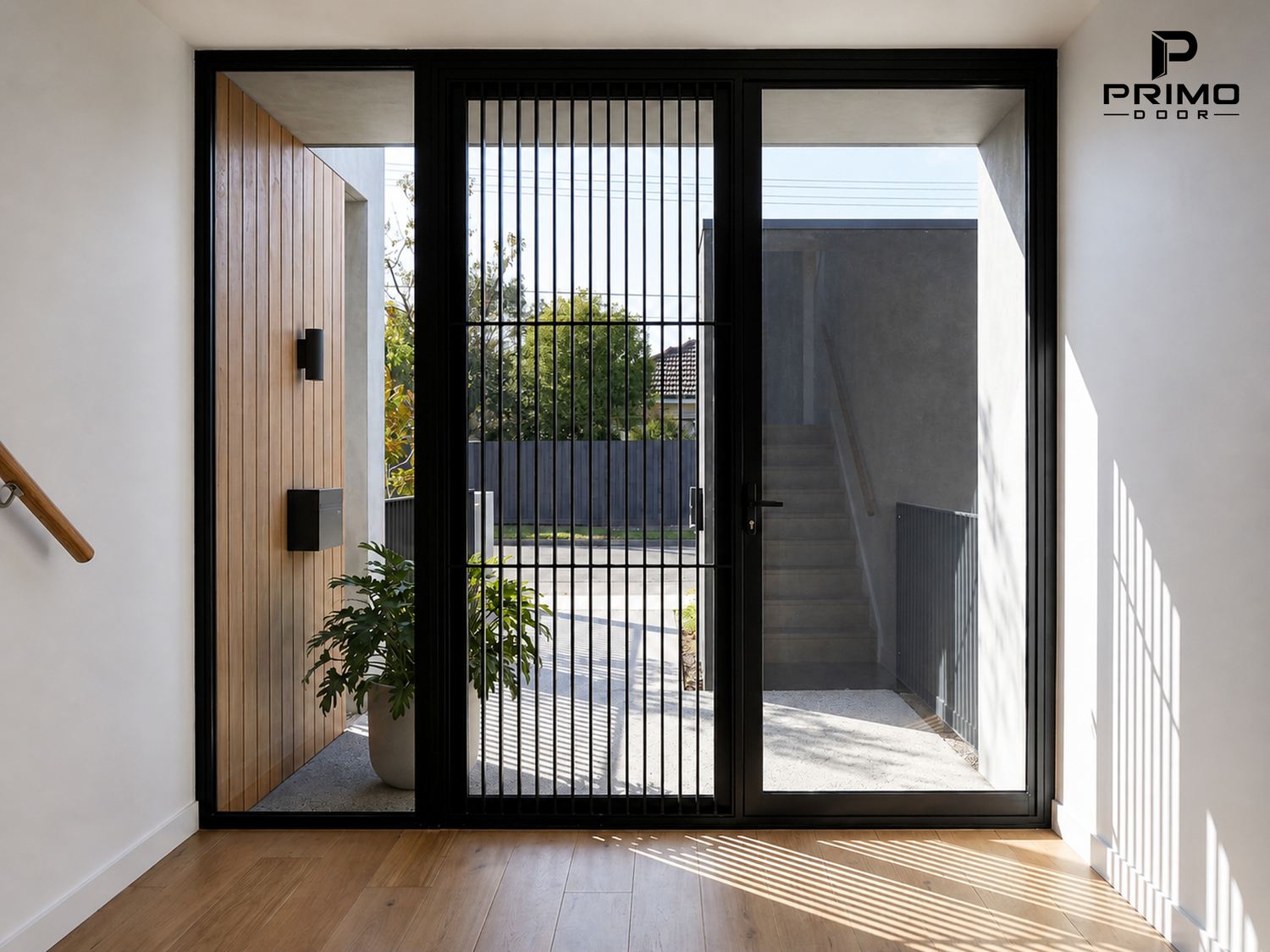 Cửa đi chấn song nhôm kính PRIMO DOOR có song bảo vệ