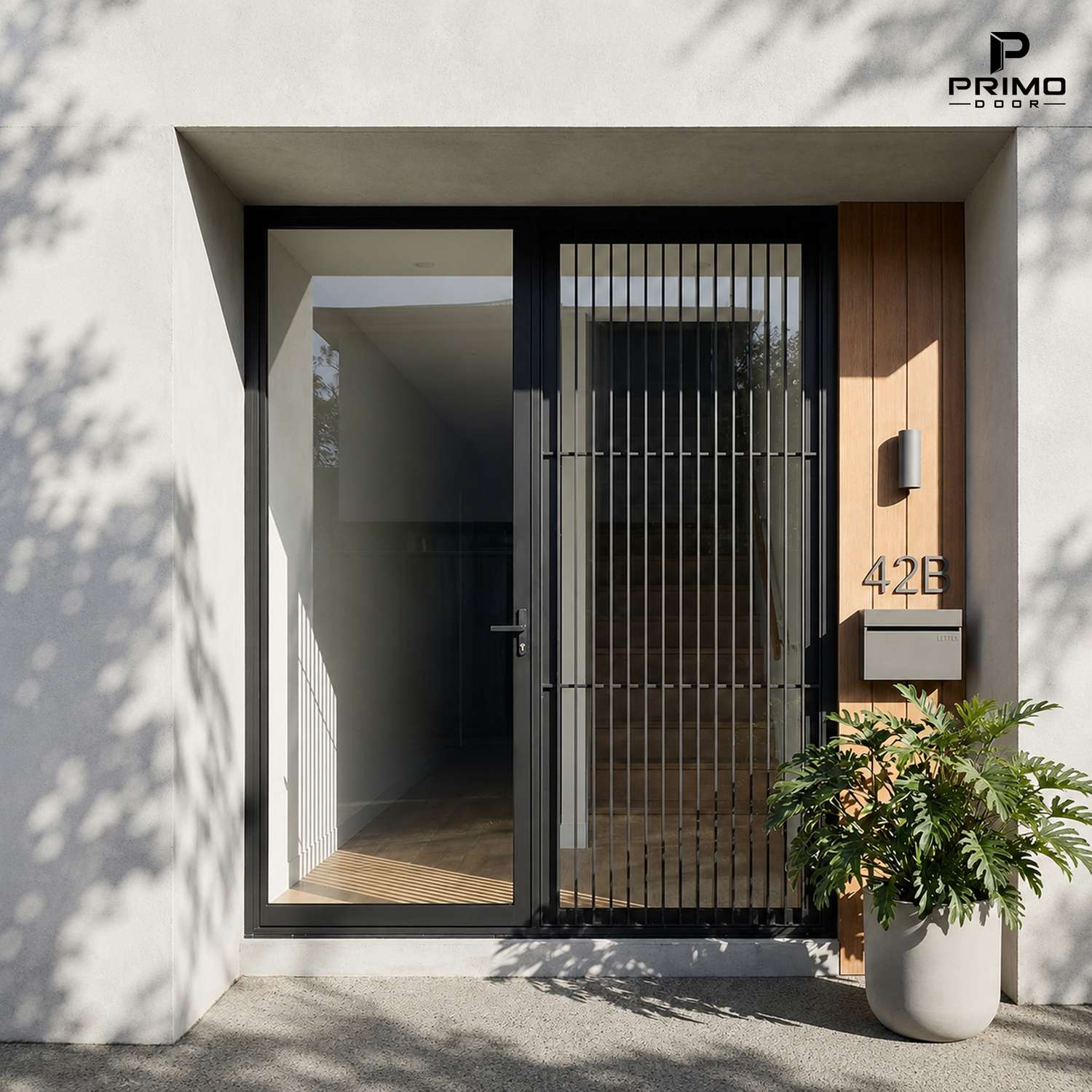 Cửa đi chấn song có song bảo vệ PRIMO DOOR tại lối vào nhà